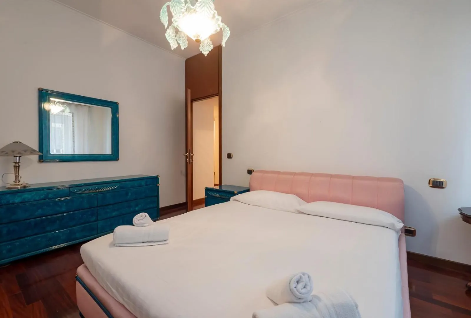 I Host Apartment - Cuoco 8 Milan 0*,  Italy